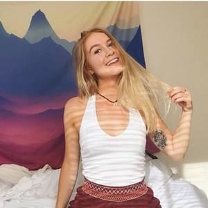 Meet your Posher, Camille